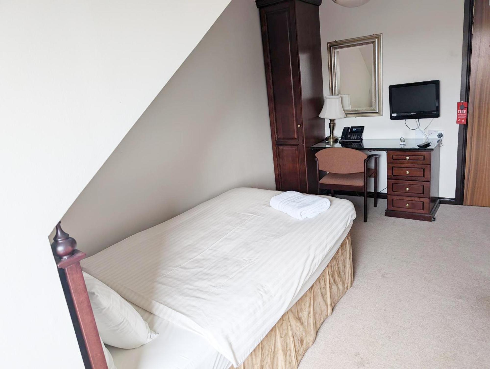 Strathburn Hotel Inverurie By Compass Hospitality Екстер'єр фото