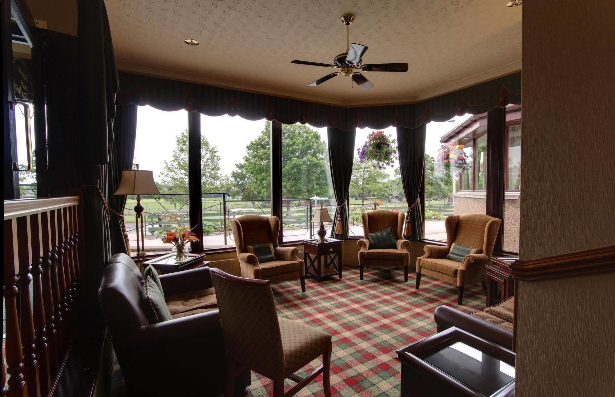Strathburn Hotel Inverurie By Compass Hospitality Екстер'єр фото