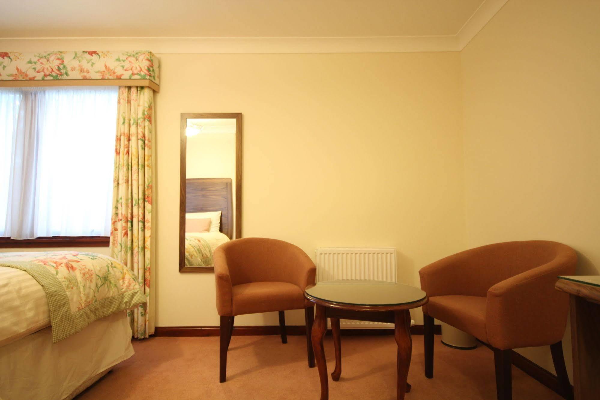 Strathburn Hotel Inverurie By Compass Hospitality Екстер'єр фото