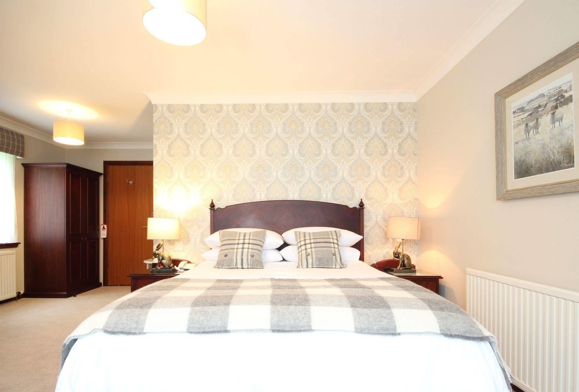 Strathburn Hotel Inverurie By Compass Hospitality Екстер'єр фото